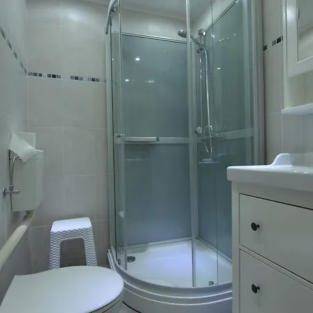 In Near Mosel River & Vineyards * Zell an der Mosel